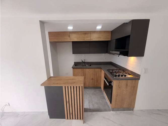 Apartamento de 2 alcobas en arriendo en Loma De San Jose, Medellín, 60 m² · foto 3 de 18