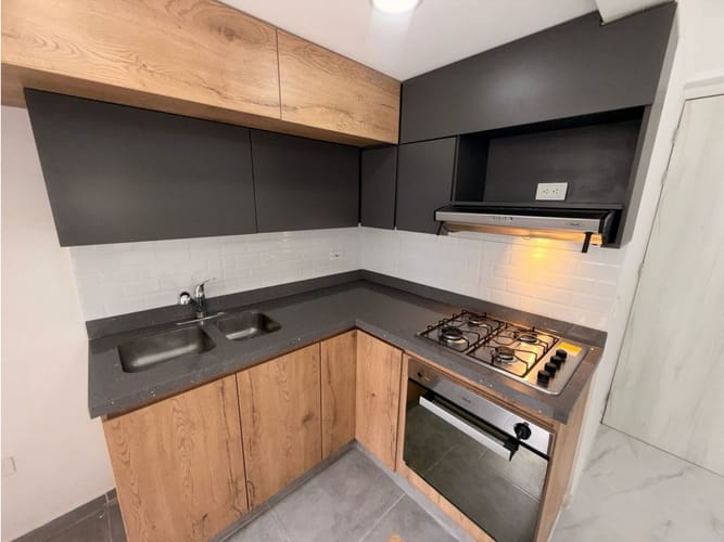 Apartamento de 2 alcobas en arriendo en Loma De San Jose, Medellín, 60 m² · foto 5 de 18