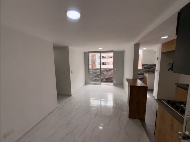 Apartamento de 2 alcobas en arriendo en Loma De San Jose, Medellín, 60 m² · foto 6 de 18