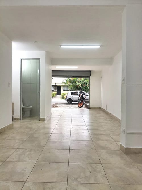 Local en arriendo en El Nogal-Los Almendros, Medellín, 35 m² · foto 3 de 5