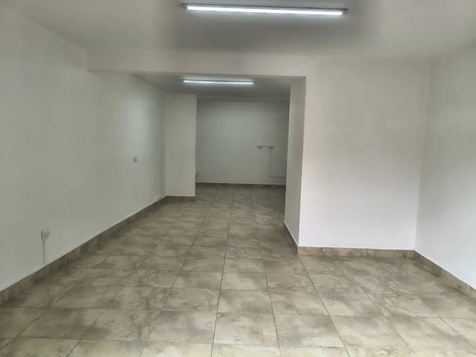 Local en arriendo en El Nogal-Los Almendros, Medellín, 35 m² · foto 5 de 5