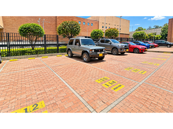 Apartamento de 3 alcobas en venta en Conjunto Residencial El Solar, Madrid, 96 m² · foto 12 de 13
