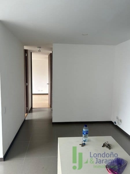 Apartamento de 2 alcobas en arriendo en Loma Del Escobero, Envigado, 83 m² · foto 5 de 15