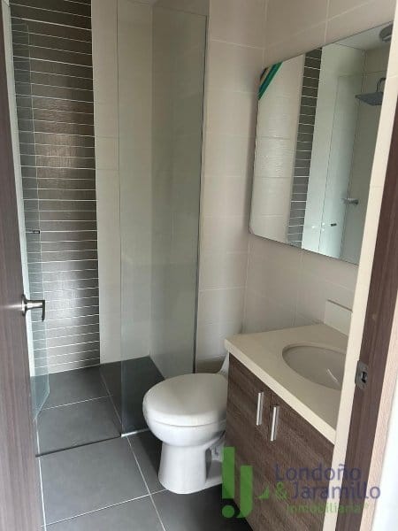 Apartamento de 2 alcobas en arriendo en Loma Del Escobero, Envigado, 83 m² · foto 7 de 15