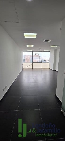 Oficina en venta en Primavera, Envigado, 74 m² · foto 2 de 9
