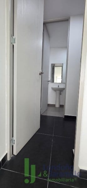Oficina en venta en Primavera, Envigado, 74 m² · foto 5 de 9