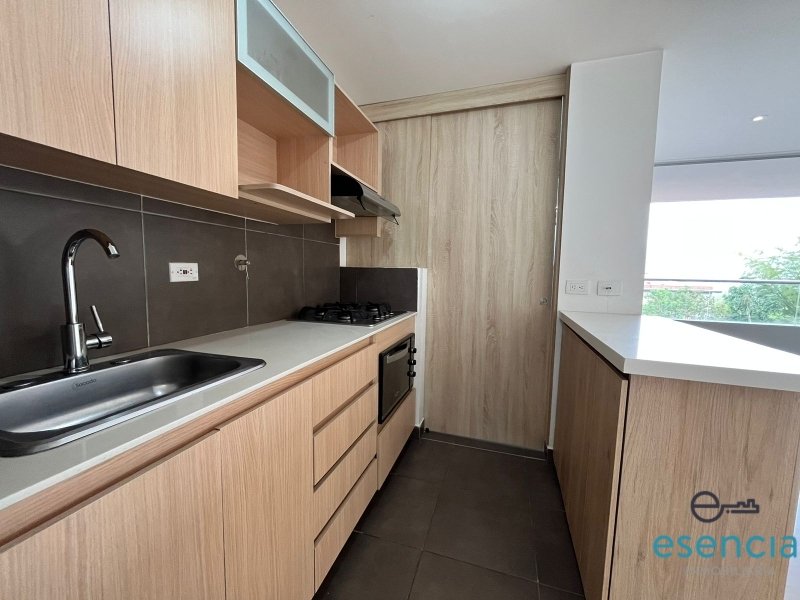 Apartamento en arriendo en Loma Del Escobero, Envigado · foto 3 de 15