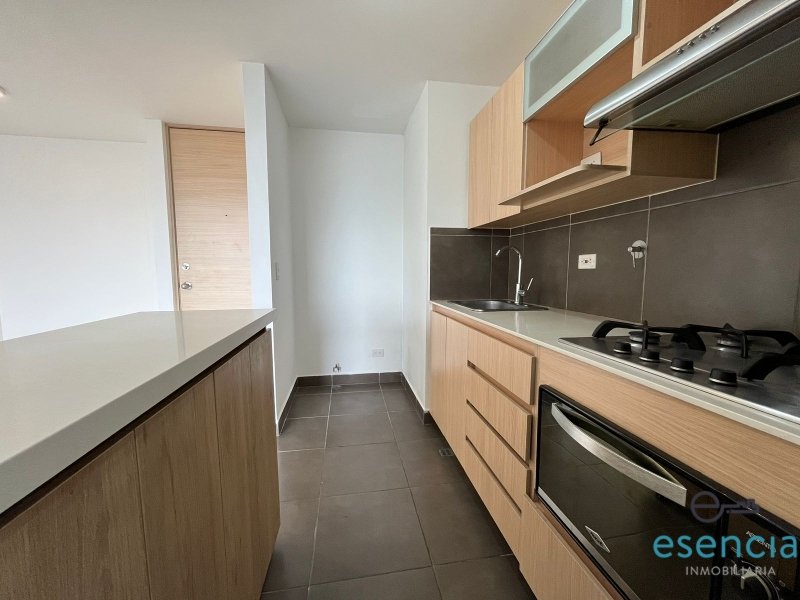 Apartamento en arriendo en Loma Del Escobero, Envigado · foto 4 de 15