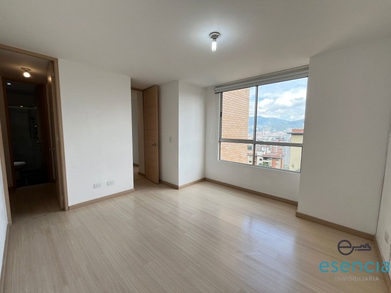 Apartamento en arriendo en Loma Del Escobero, Envigado · foto 5 de 15