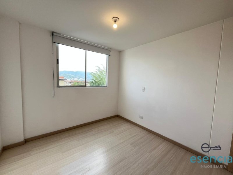 Apartamento en arriendo en Loma Del Escobero, Envigado · foto 7 de 15