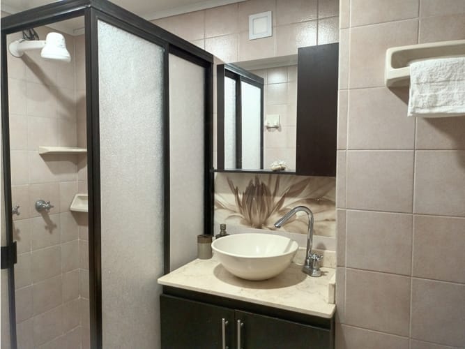 Apartaestudio en venta en Los Colores, Medellín, 54 m² · foto 12 de 24