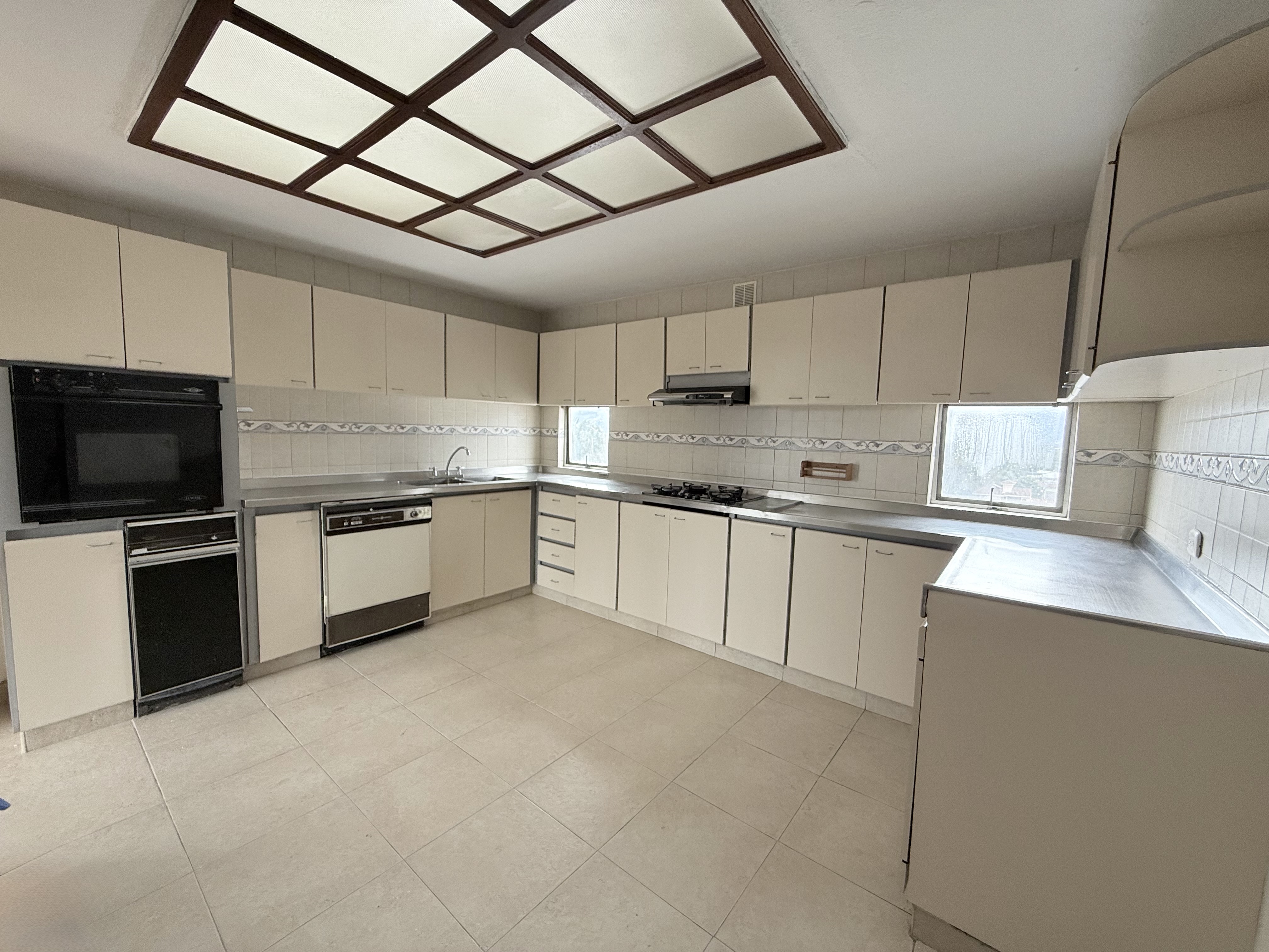 Apartamento en venta en Pontevedra, Bogotá · foto 8 de 24