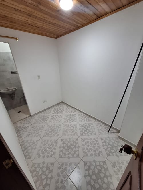 Apartamento de 3 alcobas en venta en Asturias, Bucaramanga, 83 m² · foto 5 de 13