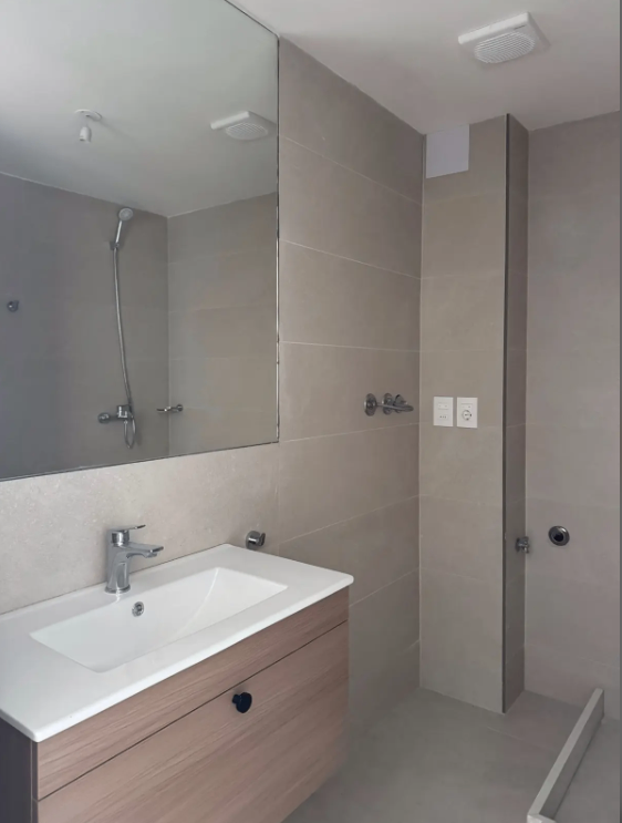 ALQUILER APARTAMENTO DOS DORMITORIOS, GARAJE A ESTRENAR EN TRES CRUCES · Foto 10