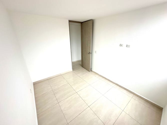 Apartamento de 3 alcobas en venta en Altos Del Llanito, Girón, 65 m² · foto 7 de 13