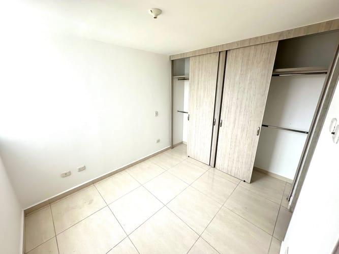 Apartamento de 3 alcobas en venta en Altos Del Llanito, Girón, 65 m² · foto 8 de 13