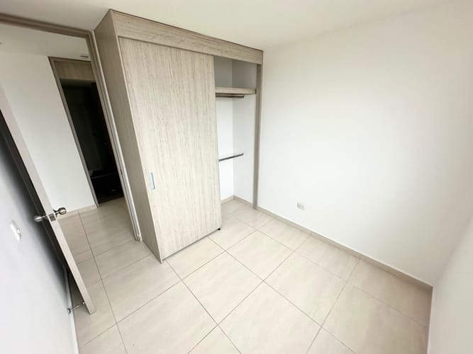 Apartamento de 3 alcobas en venta en Altos Del Llanito, Girón, 65 m² · foto 9 de 13