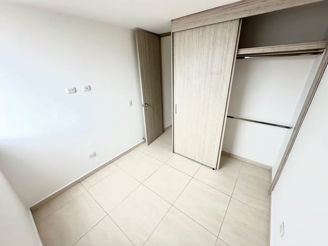 Apartamento de 3 alcobas en venta en Altos Del Llanito, Girón, 65 m² · foto 10 de 13