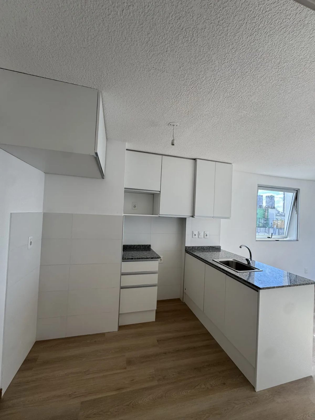 ALQUILER APARTAMENTO UN DORMITORIO, GARAJE EN AV. GONZALO RAMÍREZ BARRIO SUR · Foto 4