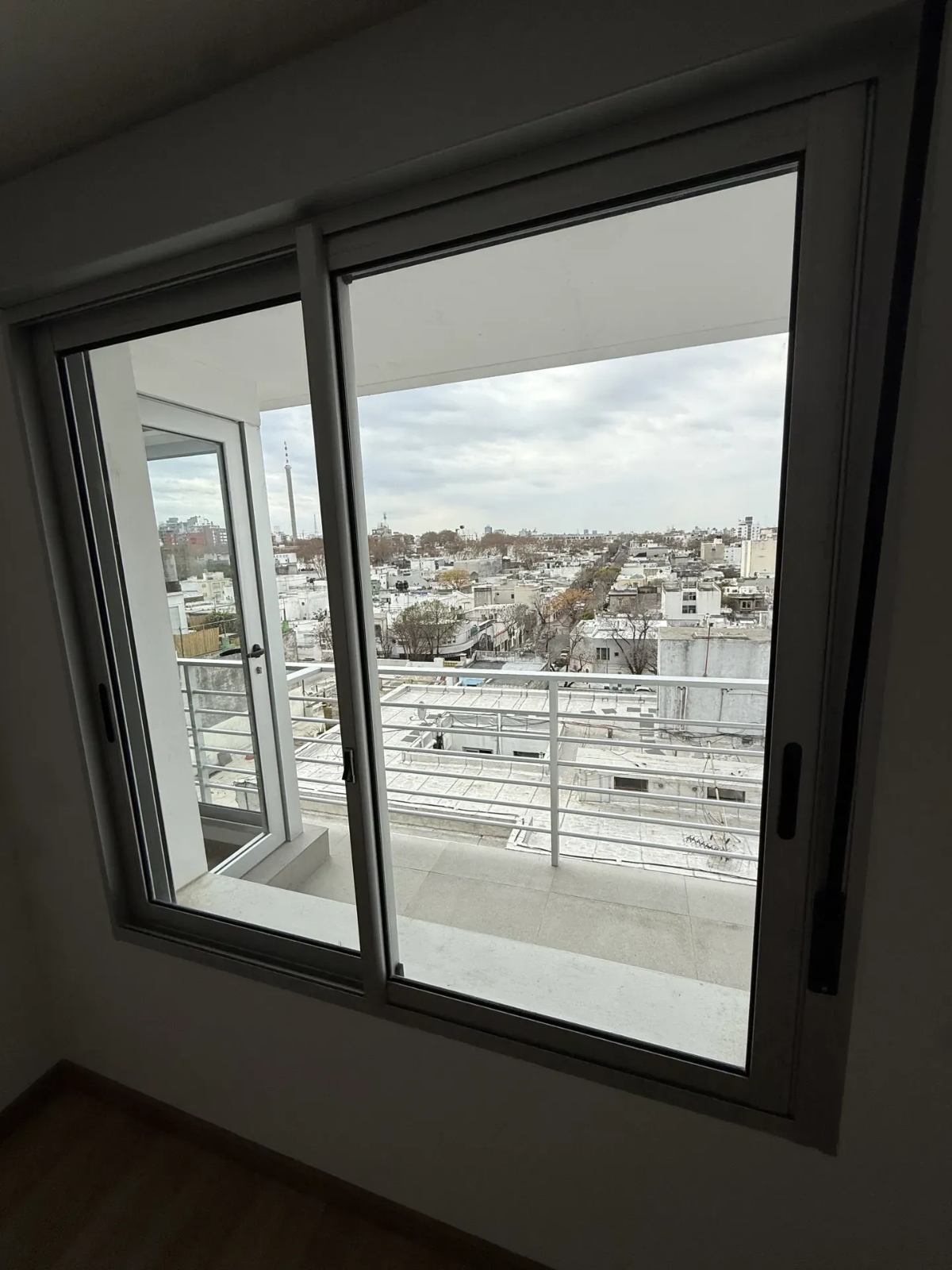 ALQUILER APARTAMENTO UN DORMITORIO, GARAJE EN AV. GONZALO RAMÍREZ BARRIO SUR · Foto 9