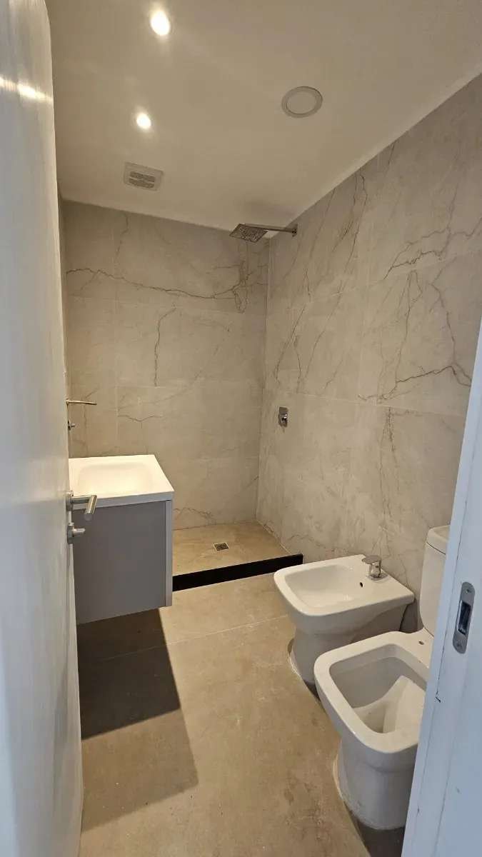 ALQUILER APARTAMENTO UN DORMITORIO, TERRAZA EN CIUDAD VIEJA FRENTE A LA RAMBLA · Foto 10