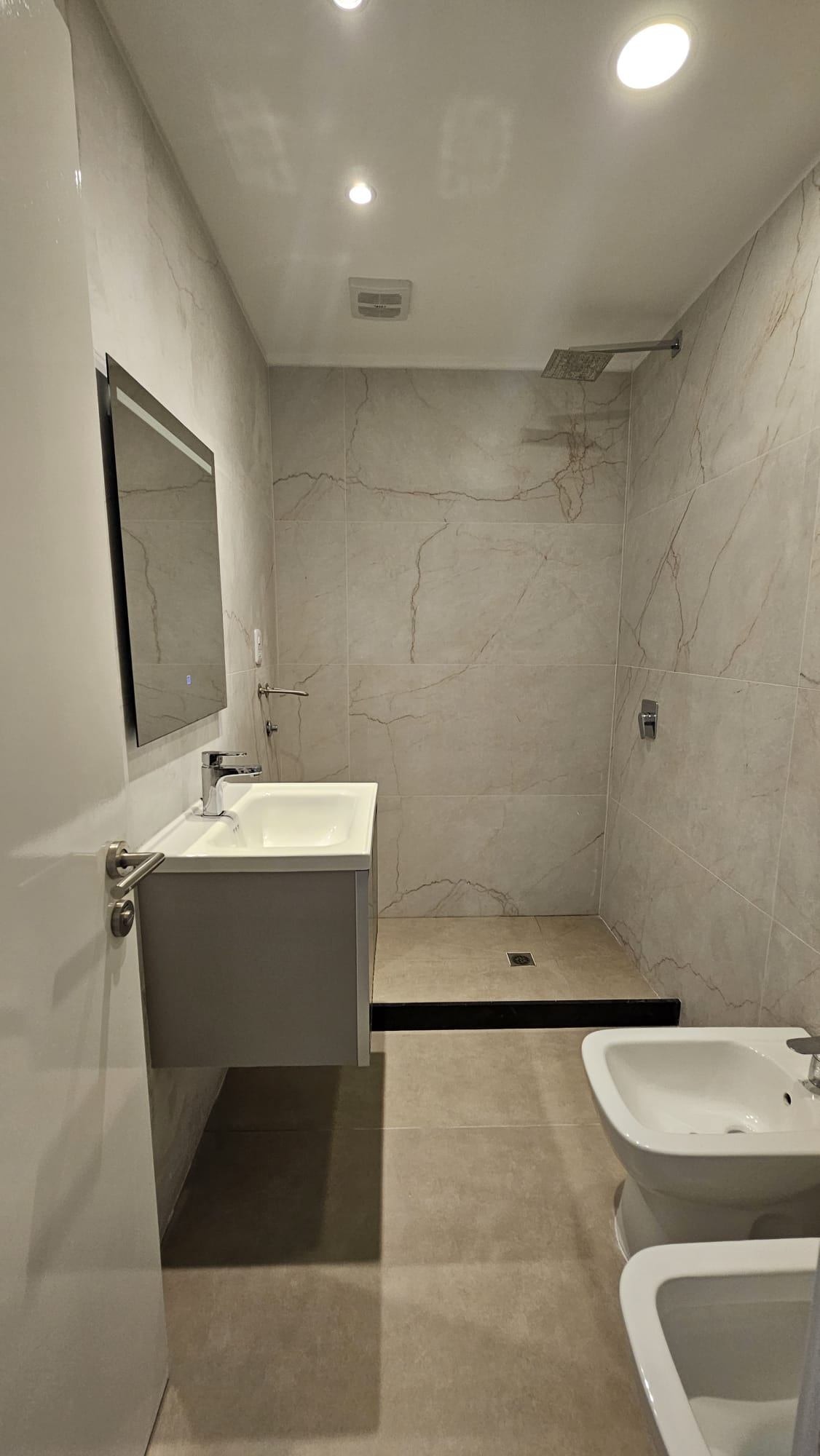 ALQUILER APARTAMENTO UN DORMITORIO, TERRAZA EN CIUDAD VIEJA FRENTE A LA RAMBLA · Foto 12