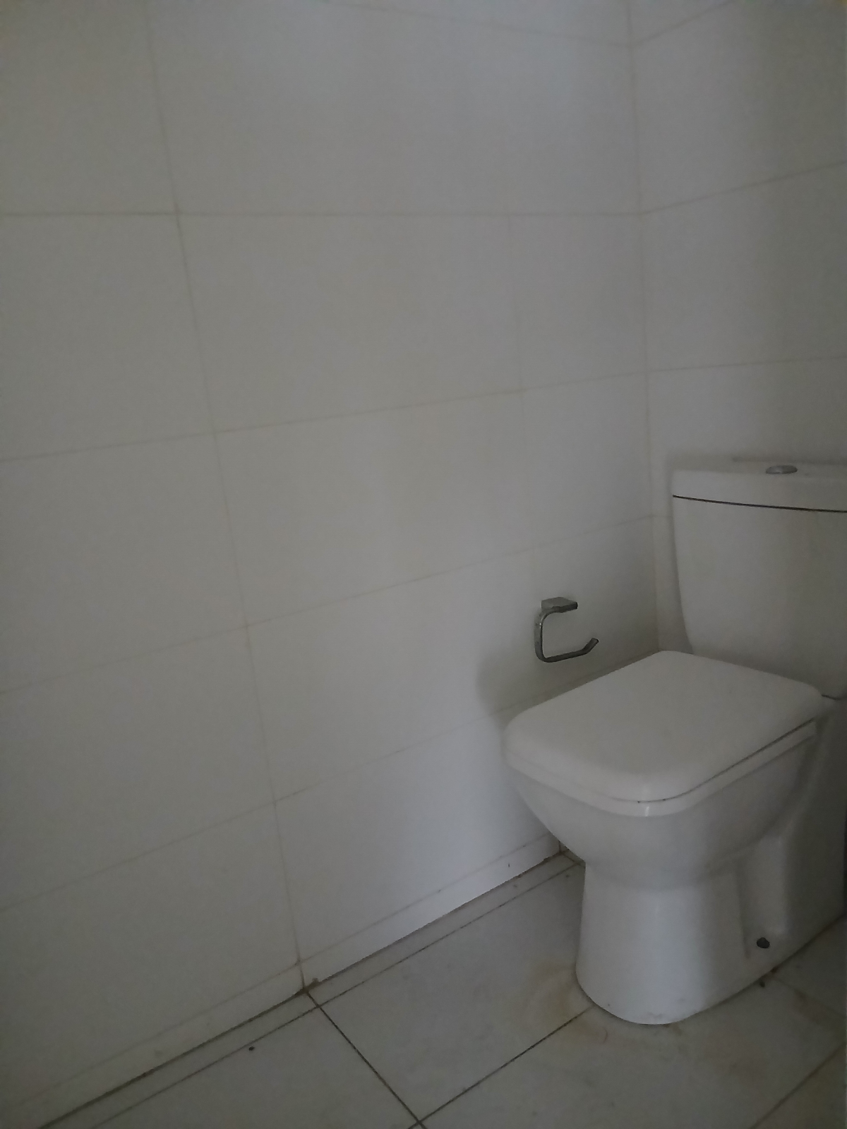 ALQUILER LOCAL COMERCIAL AMPLIO VENTANAL AL FRENTE EN EL CENTRO · Foto 8
