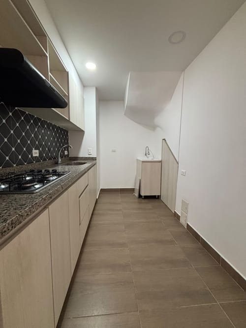 Apartamento de 3 alcobas en arriendo en La Española, Bogotá, 78 m² · foto 9 de 12