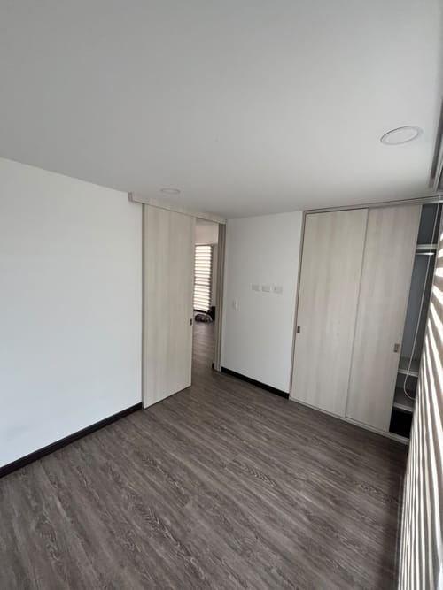 Apartamento de 3 alcobas en arriendo en La Española, Bogotá, 78 m² · foto 10 de 12