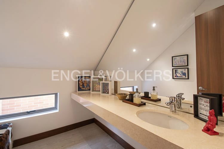 Apartamento de 5 alcobas en venta en Cerros De Los Alpes, Bogotá, 307 m² · foto 18 de 20