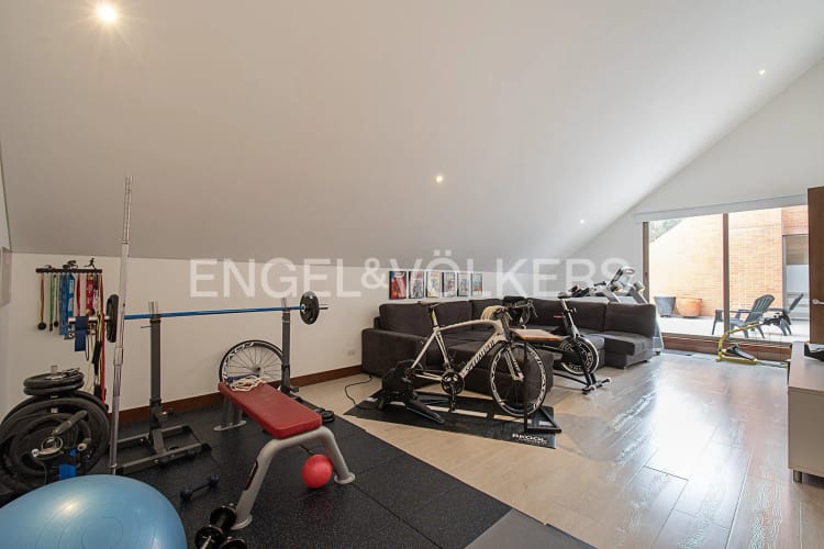 Apartamento de 5 alcobas en venta en Cerros De Los Alpes, Bogotá, 307 m² · foto 17 de 20