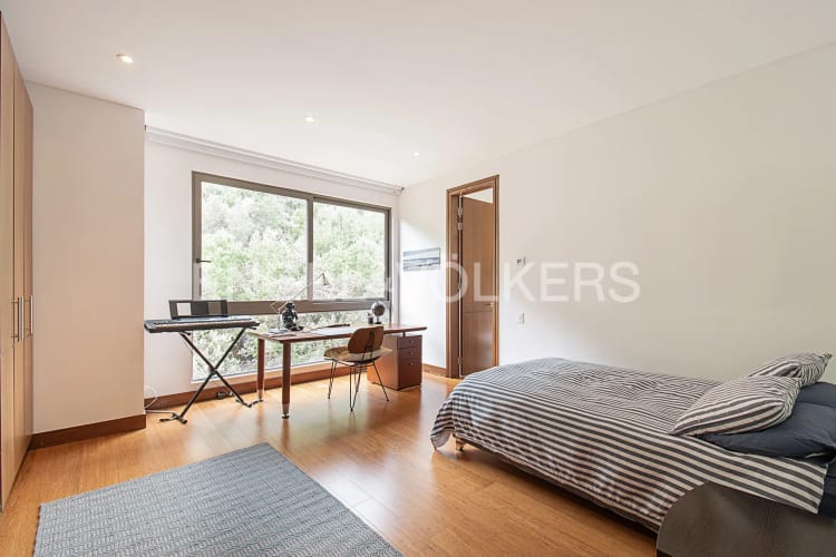 Apartamento de 5 alcobas en venta en Cerros De Los Alpes, Bogotá, 307 m² · foto 13 de 20