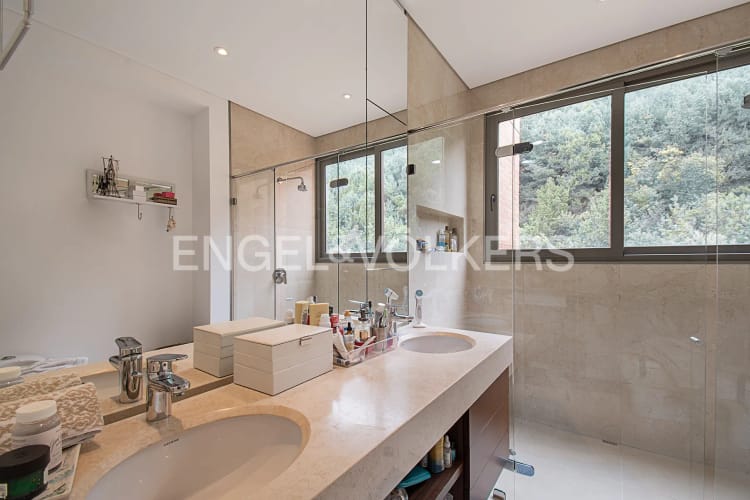 Apartamento de 5 alcobas en venta en Cerros De Los Alpes, Bogotá, 307 m² · foto 12 de 20