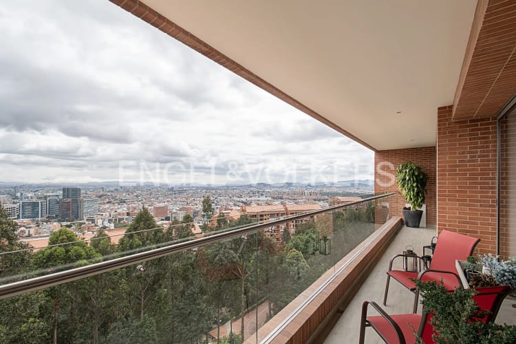Apartamento de 5 alcobas en venta en Cerros De Los Alpes, Bogotá, 307 m² · foto 5 de 20