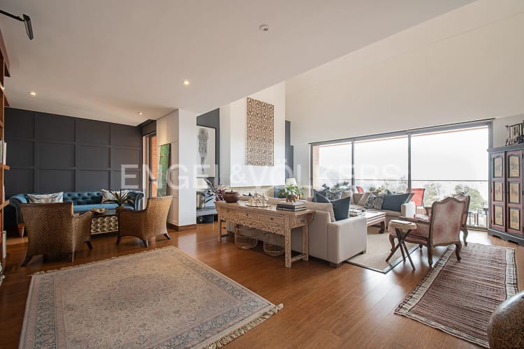 Apartamento de 5 alcobas en venta en Cerros De Los Alpes, Bogotá, 307 m² · foto 2 de 20