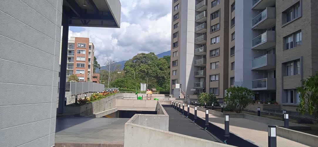 Apartamento de 3 alcobas en venta en Cr. Los Arroyuelos, Ibagué, 110 m² · foto 17 de 19