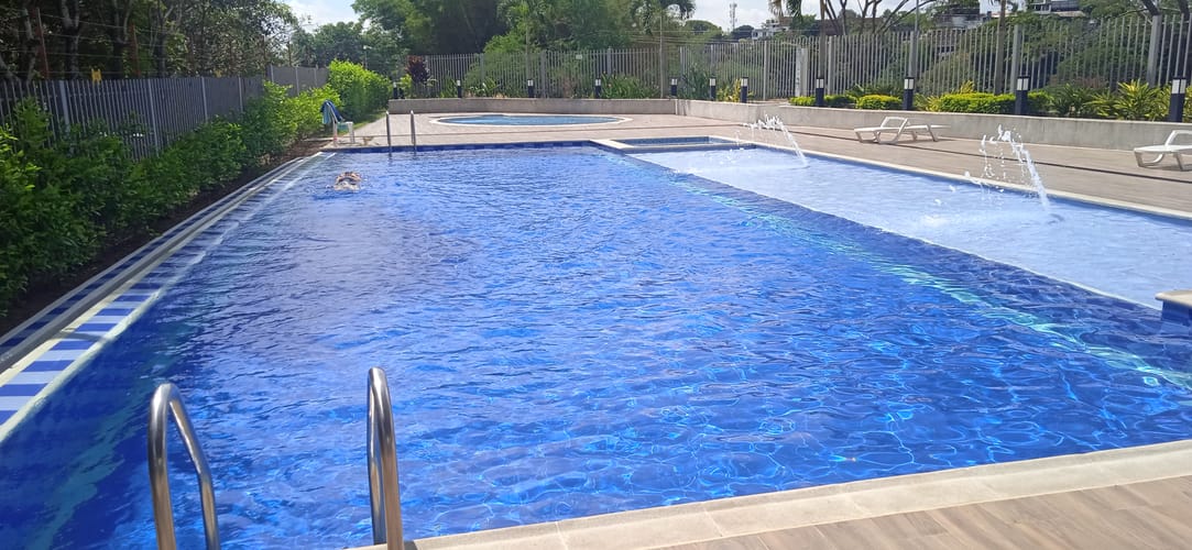 Apartamento de 3 alcobas en venta en Cr. Los Arroyuelos, Ibagué, 110 m² · foto 18 de 19