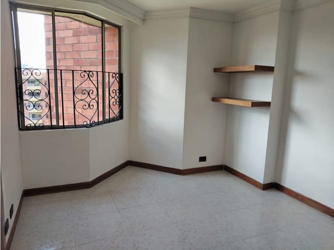 Apartamento de 3 alcobas en venta en Laureles, Medellín, 107 m² · foto 8 de 24
