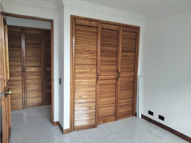 Apartamento de 3 alcobas en venta en Laureles, Medellín, 107 m² · foto 10 de 24
