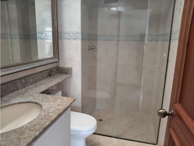 Apartamento de 3 alcobas en venta en Laureles, Medellín, 107 m² · foto 11 de 24