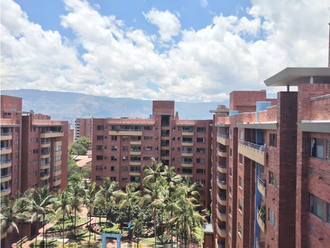 Apartamento de 3 alcobas en venta en Laureles, Medellín, 107 m² · foto 13 de 24