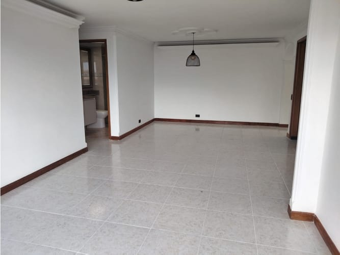 Apartamento de 3 alcobas en venta en Laureles, Medellín, 107 m² · foto 14 de 24