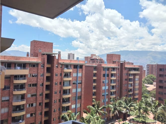 Apartamento de 3 alcobas en venta en Laureles, Medellín, 107 m² · foto 15 de 24