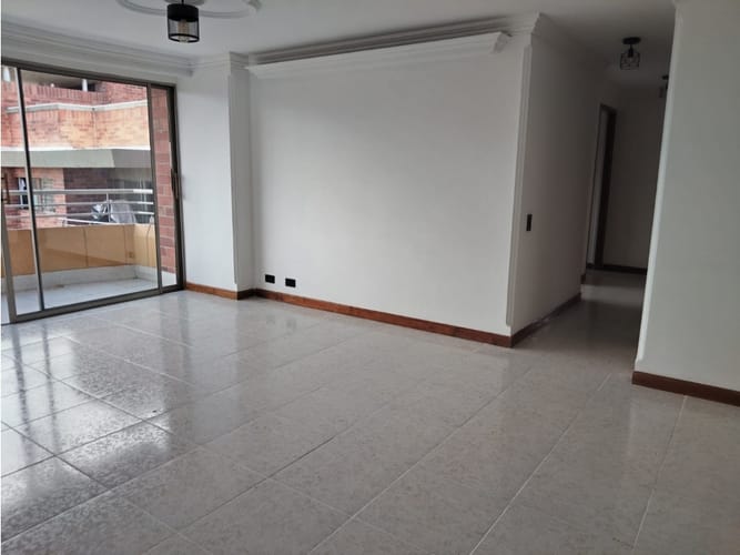 Apartamento de 3 alcobas en venta en Laureles, Medellín, 107 m² · foto 16 de 24