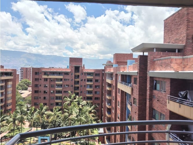 Apartamento de 3 alcobas en venta en Laureles, Medellín, 107 m² · foto 17 de 24