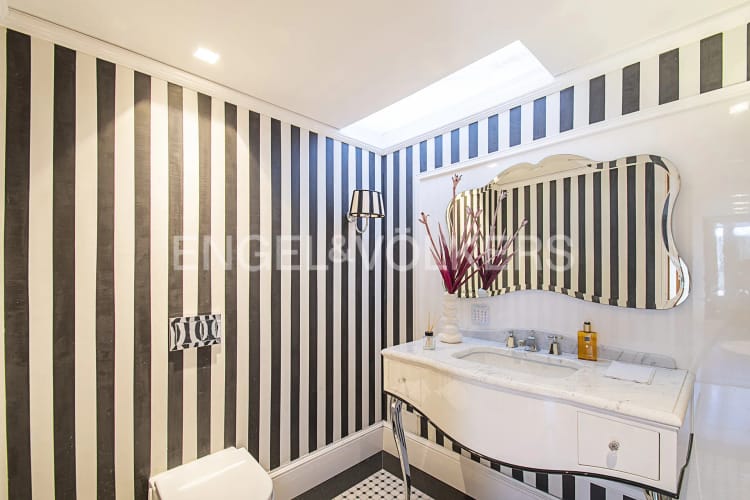 Casa de 10 alcobas en venta en Santa Paula, Bogotá, 848 m² · foto 8 de 19