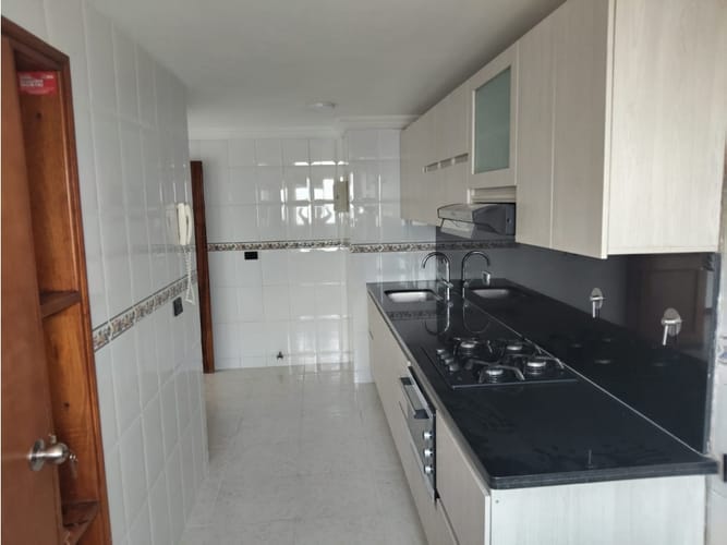 Apartamento de 3 alcobas en venta en Laureles, Medellín, 107 m² · foto 21 de 24