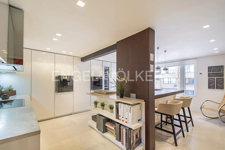 Casa de 10 alcobas en venta en Santa Paula, Bogotá, 848 m² · foto 2 de 19
