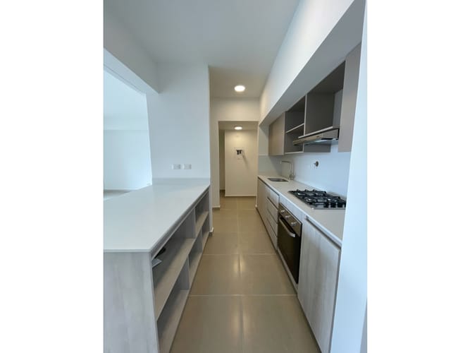Apartamento de 3 alcobas en arriendo en Ciudad Del Río, Medellín, 140 m² · foto 5 de 20