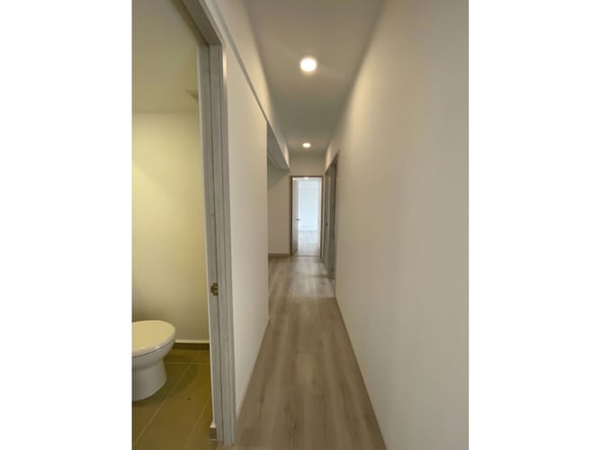 Apartamento de 3 alcobas en arriendo en Ciudad Del Río, Medellín, 140 m² · foto 10 de 20